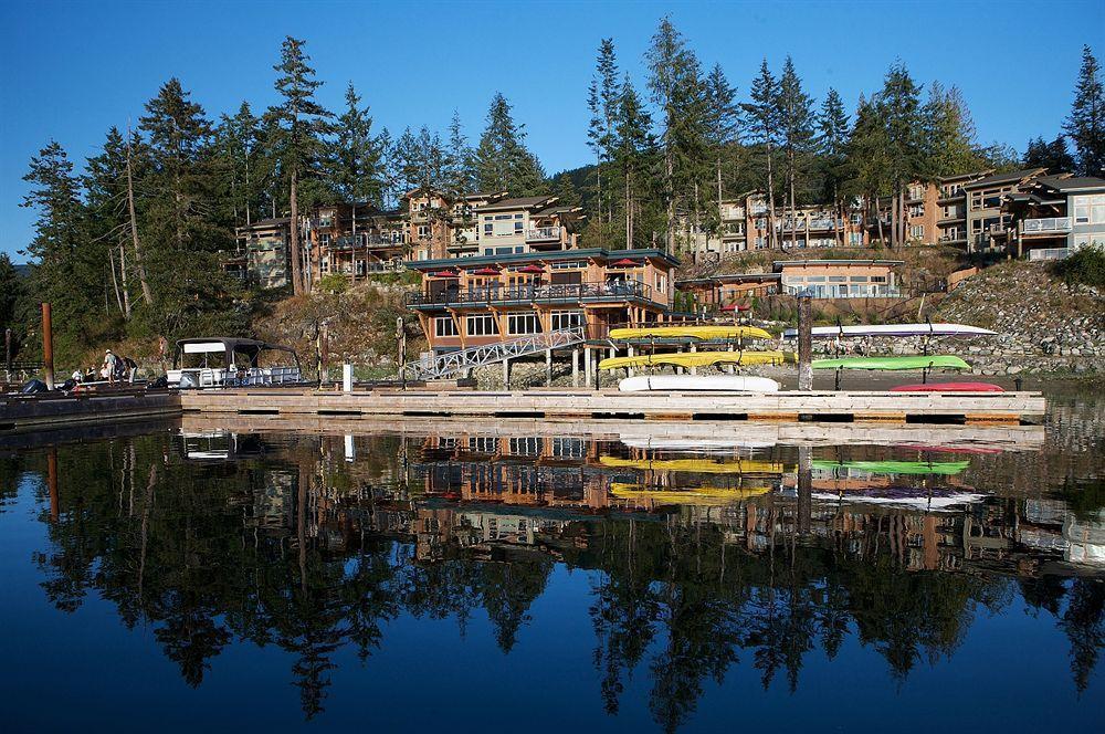 Painted Boat Resort Spa And Marina Madeira Park Esterno foto