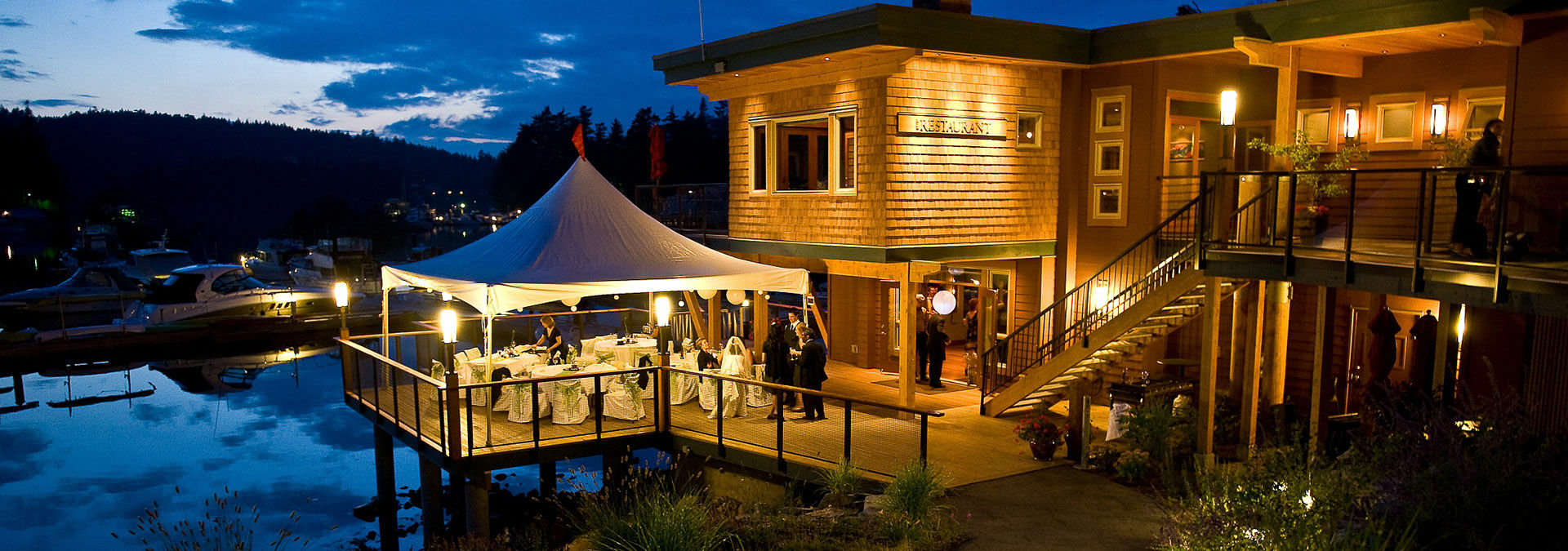 Painted Boat Resort Spa And Marina Madeira Park Esterno foto
